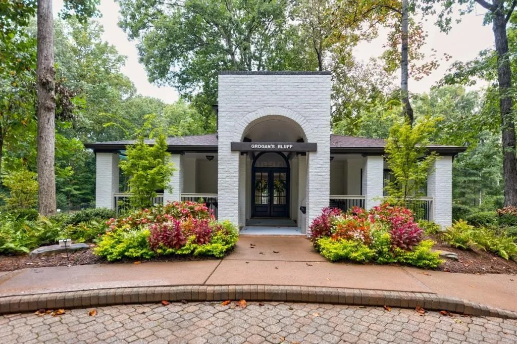 265 Gold Creek Court, Sandy Springs, Georgia 30350, 6 Bedrooms Bedrooms, ,4 BathroomsBathrooms,Residential,Sold,265 Gold Creek Court,6831344