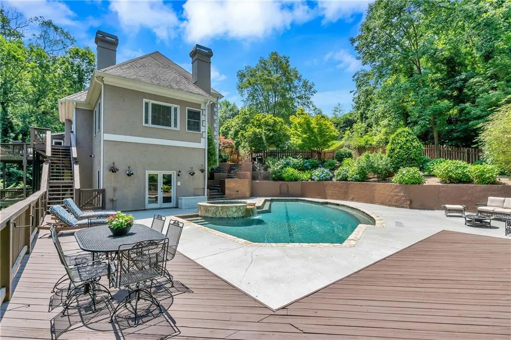 265 Gold Creek Court, Sandy Springs, Georgia 30350, 6 Bedrooms Bedrooms, ,4 BathroomsBathrooms,Residential,Sold,265 Gold Creek Court,6831344