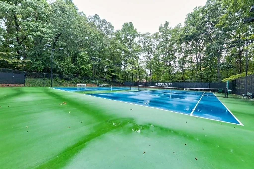 265 Gold Creek Court, Sandy Springs, Georgia 30350, 6 Bedrooms Bedrooms, ,4 BathroomsBathrooms,Residential,Sold,265 Gold Creek Court,6831344