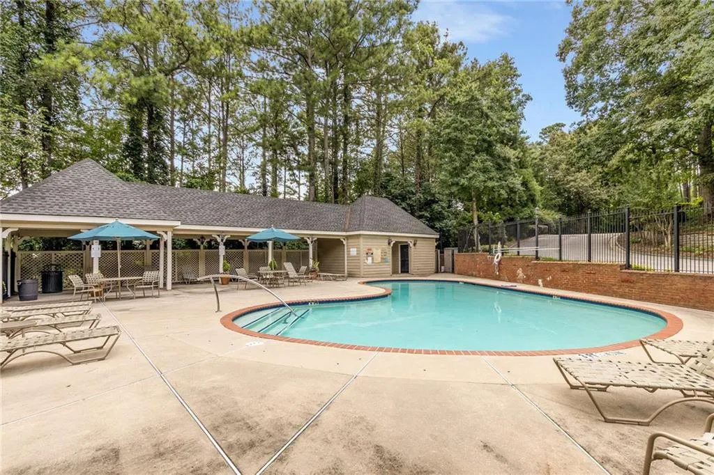 603 Bainbridge Drive, Atlanta, Georgia 30327, 2 Bedrooms Bedrooms, ,2 BathroomsBathrooms,Residential,For Sale,603 Bainbridge Drive,7617007