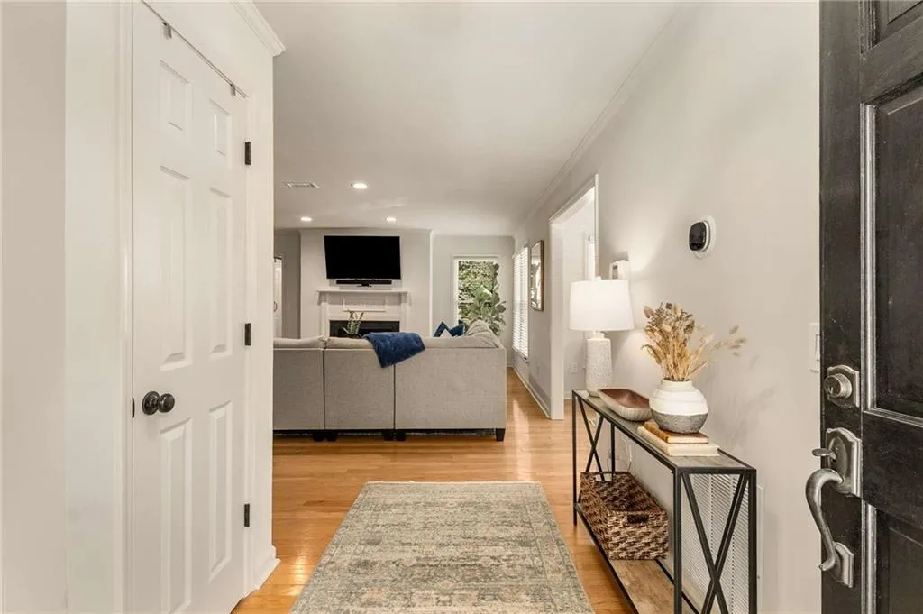 603 Bainbridge Drive, Atlanta, Georgia 30327, 2 Bedrooms Bedrooms, ,2 BathroomsBathrooms,Residential,For Sale,603 Bainbridge Drive,7617007