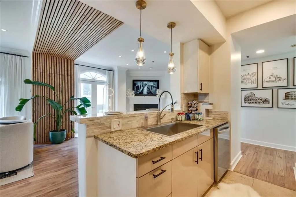 2161 Peachtree Road Ne Unit 801, Atlanta, Georgia 30309, 2 Bedrooms Bedrooms, 0 ,2 BathroomsBathrooms,Residential,For Sale,2161 Peachtree Road Ne Unit 801,7717210
