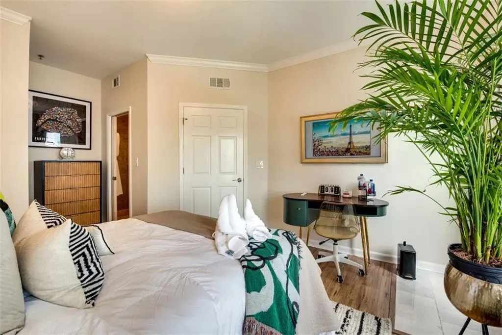 2161 Peachtree Road Ne Unit 801, Atlanta, Georgia 30309, 2 Bedrooms Bedrooms, 0 ,2 BathroomsBathrooms,Residential,For Sale,2161 Peachtree Road Ne Unit 801,7717210