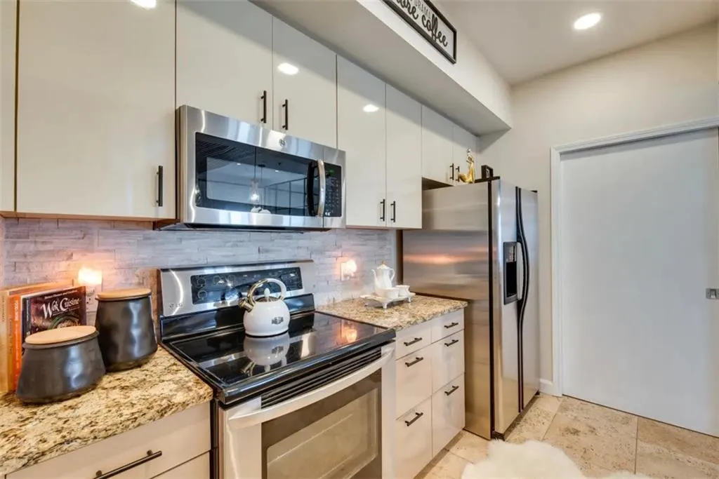 2161 Peachtree Road Ne Unit 801, Atlanta, Georgia 30309, 2 Bedrooms Bedrooms, 0 ,2 BathroomsBathrooms,Residential,For Sale,2161 Peachtree Road Ne Unit 801,7717210