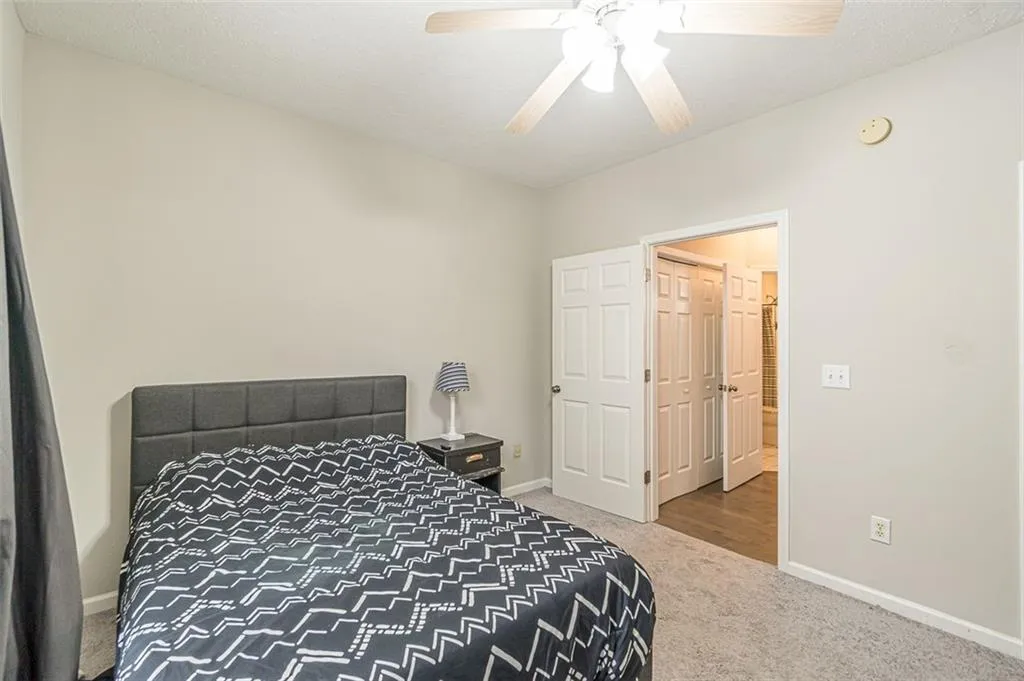 5559 Glenridge Drive Unit 1105, Atlanta, Georgia 30342, 1 Bedroom Bedrooms, ,1 BathroomBathrooms,Residential,Sold,5559 Glenridge Drive Unit 1105,7143570 5559 Glenridge Drive Unit 1105, Atlanta, Georgia 30342, 1 Bedroom Bedrooms, ,1 BathroomBathrooms,Residential,Sold,5559 Glenridge Drive Unit 1105,7143570