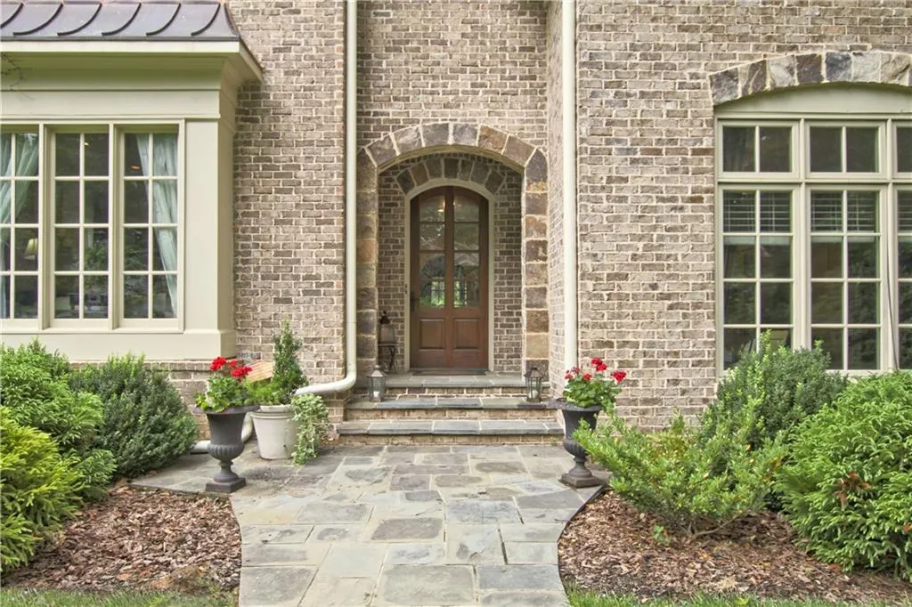 2672 Ellwood Drive Ne, Atlanta, Georgia 30305, 6 Bedrooms Bedrooms, ,6 BathroomsBathrooms,Residential,Sold,2672 Ellwood Drive Ne,5855086