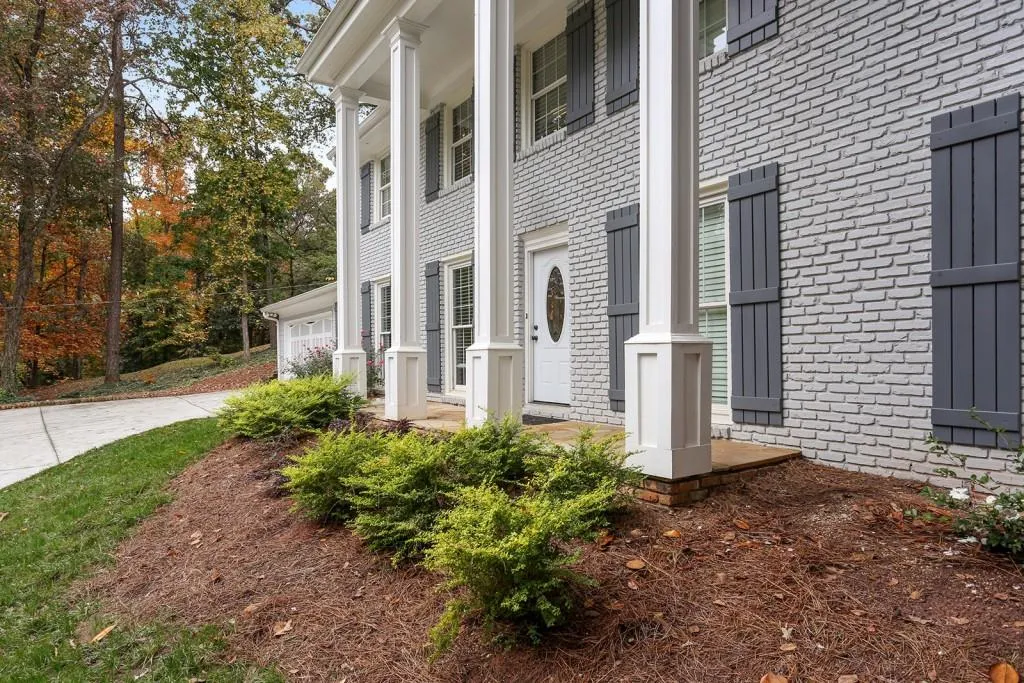 6590 Bridgewood Valley Road, Sandy Springs, Georgia 30328, 4 Bedrooms Bedrooms, ,3 BathroomsBathrooms,Residential,Sold,6590 Bridgewood Valley Road,5934124