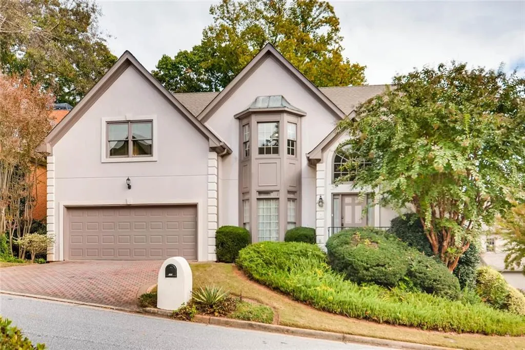 170 Grosvenor Place, Atlanta, Georgia 30328, 5 Bedrooms Bedrooms, ,3 BathroomsBathrooms,Residential,Sold,170 Grosvenor Place,5929509