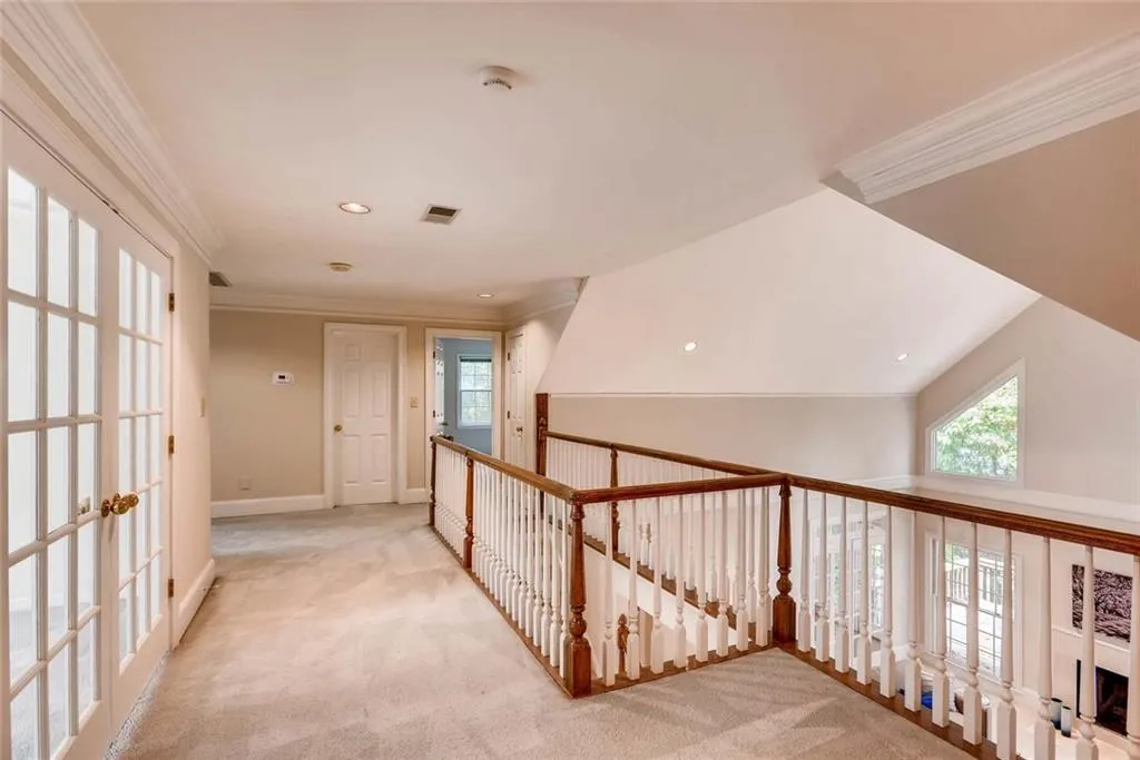 170 Grosvenor Place, Atlanta, Georgia 30328, 5 Bedrooms Bedrooms, ,3 BathroomsBathrooms,Residential,Sold,170 Grosvenor Place,5929509