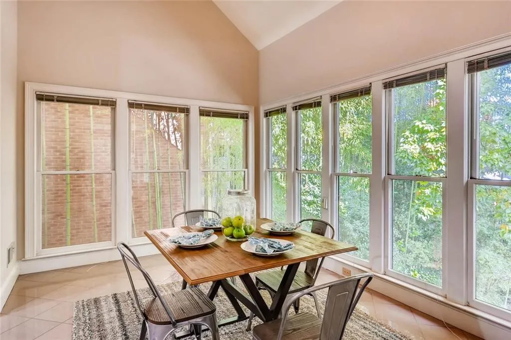 170 Grosvenor Place, Atlanta, Georgia 30328, 5 Bedrooms Bedrooms, ,3 BathroomsBathrooms,Residential,Sold,170 Grosvenor Place,5929509