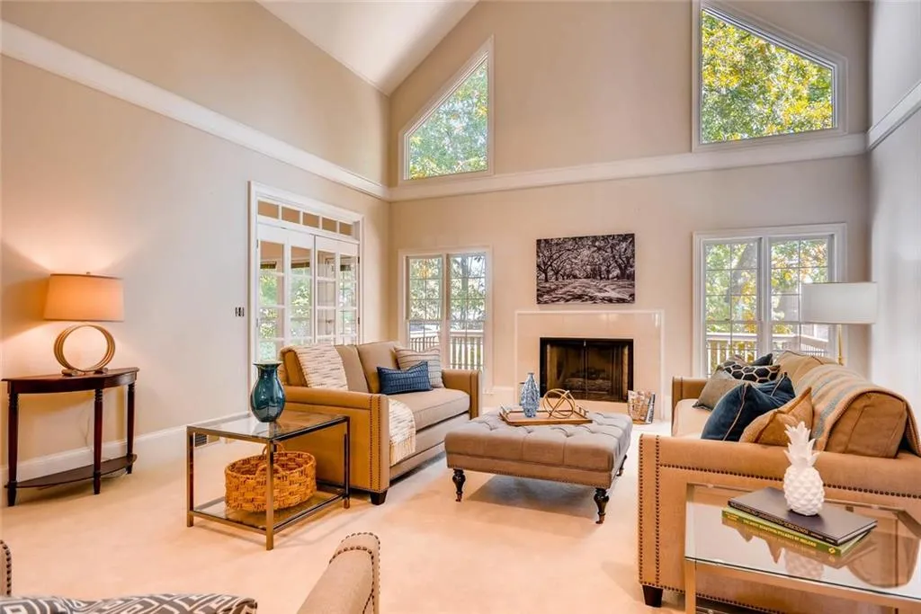 170 Grosvenor Place, Atlanta, Georgia 30328, 5 Bedrooms Bedrooms, ,3 BathroomsBathrooms,Residential,Sold,170 Grosvenor Place,5929509