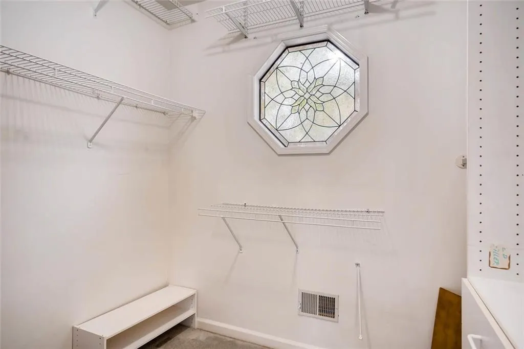 170 Grosvenor Place, Atlanta, Georgia 30328, 5 Bedrooms Bedrooms, ,3 BathroomsBathrooms,Residential,Sold,170 Grosvenor Place,5929509