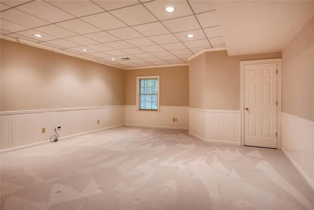 170 Grosvenor Place, Atlanta, Georgia 30328, 5 Bedrooms Bedrooms, ,3 BathroomsBathrooms,Residential,Sold,170 Grosvenor Place,5929509