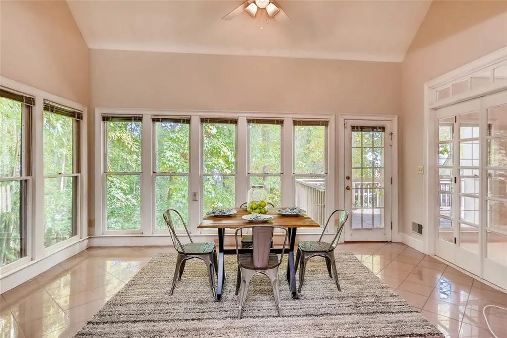 170 Grosvenor Place, Atlanta, Georgia 30328, 5 Bedrooms Bedrooms, ,3 BathroomsBathrooms,Residential,Sold,170 Grosvenor Place,5929509