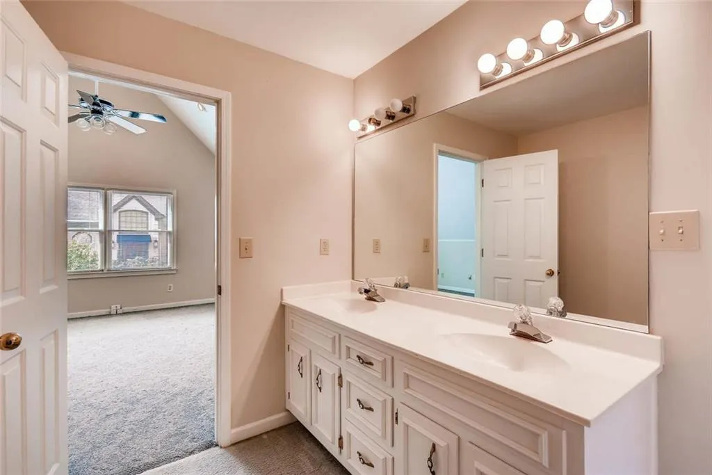 170 Grosvenor Place, Atlanta, Georgia 30328, 5 Bedrooms Bedrooms, ,3 BathroomsBathrooms,Residential,Sold,170 Grosvenor Place,5929509