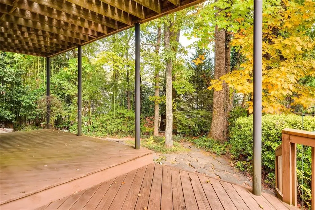 170 Grosvenor Place, Atlanta, Georgia 30328, 5 Bedrooms Bedrooms, ,3 BathroomsBathrooms,Residential,Sold,170 Grosvenor Place,5929509