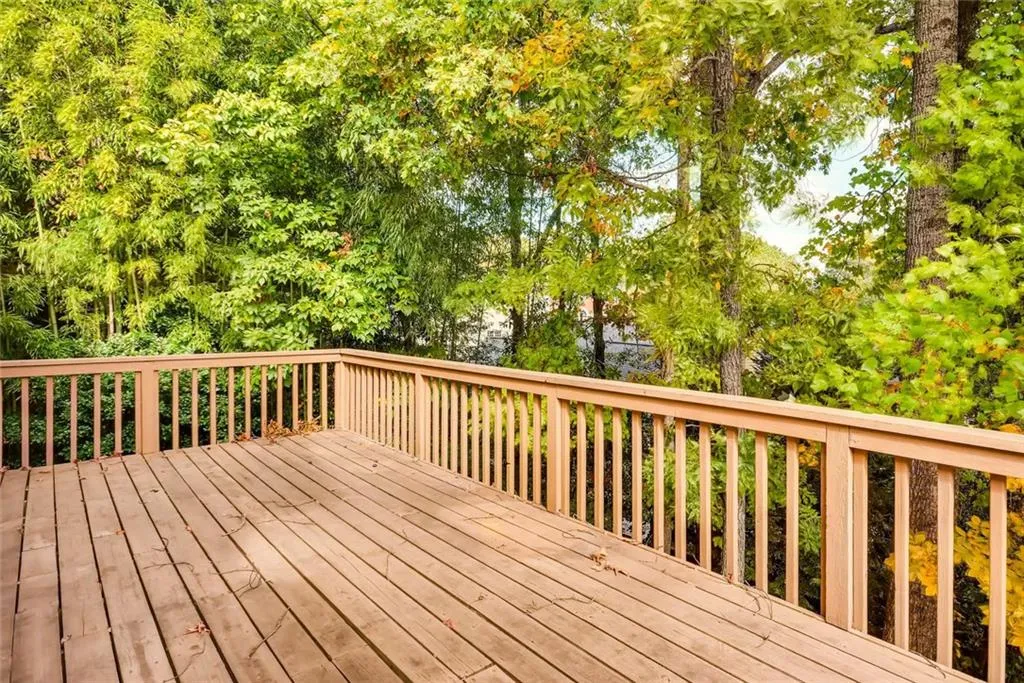 170 Grosvenor Place, Atlanta, Georgia 30328, 5 Bedrooms Bedrooms, ,3 BathroomsBathrooms,Residential,Sold,170 Grosvenor Place,5929509