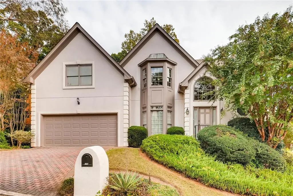 170 Grosvenor Place, Atlanta, Georgia 30328, 5 Bedrooms Bedrooms, ,3 BathroomsBathrooms,Residential,Sold,170 Grosvenor Place,5929509