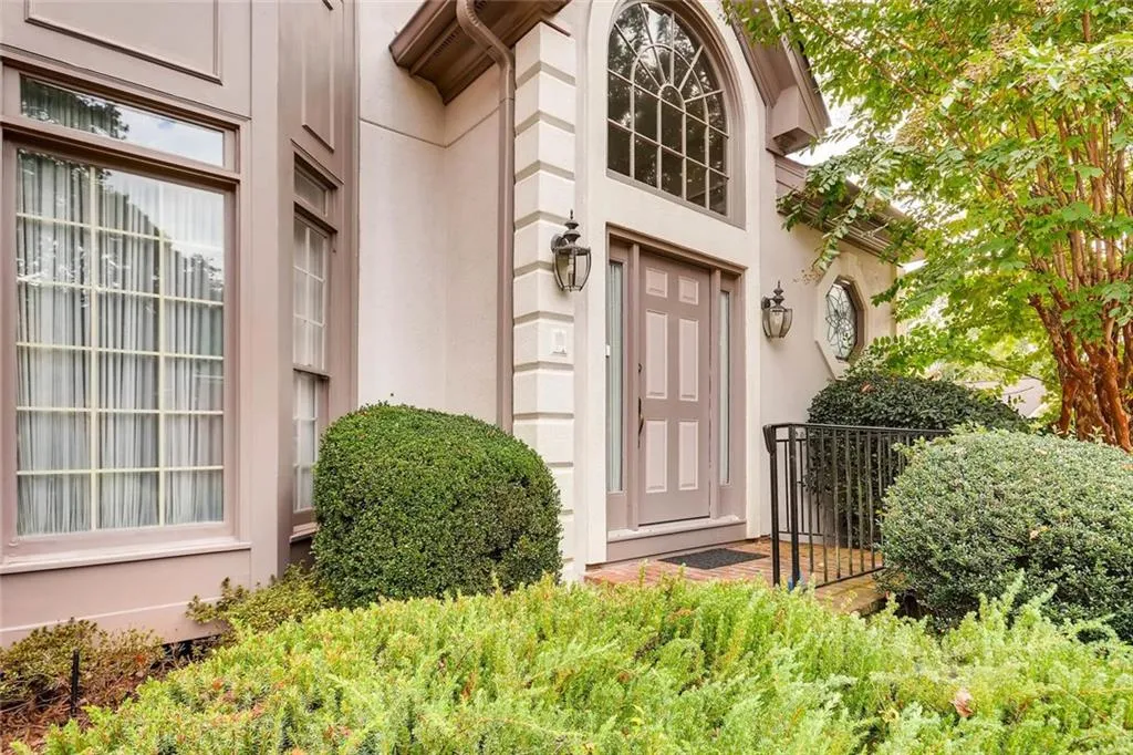 170 Grosvenor Place, Atlanta, Georgia 30328, 5 Bedrooms Bedrooms, ,3 BathroomsBathrooms,Residential,Sold,170 Grosvenor Place,5929509