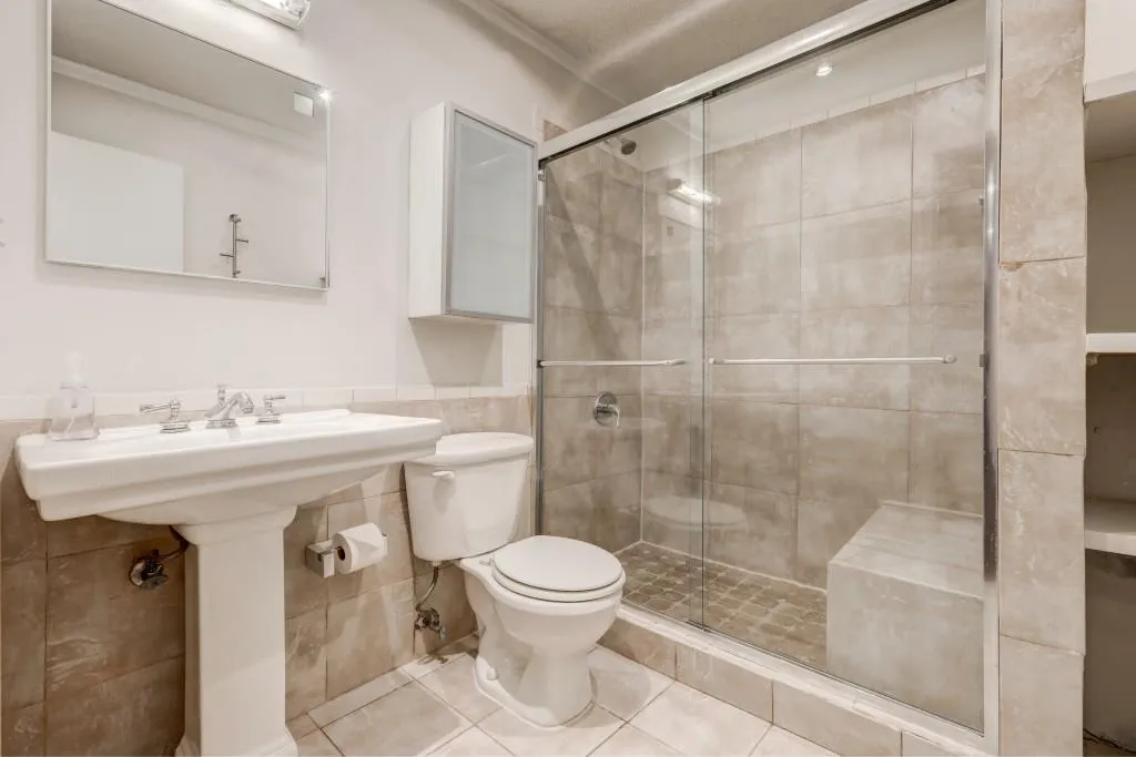 2001 Huntingdon Chase Unit 2001, Sandy Springs, Georgia 30350, 2 Bedrooms Bedrooms, ,2 BathroomsBathrooms,Residential,Sold,2001 Huntingdon Chase Unit 2001,6098450