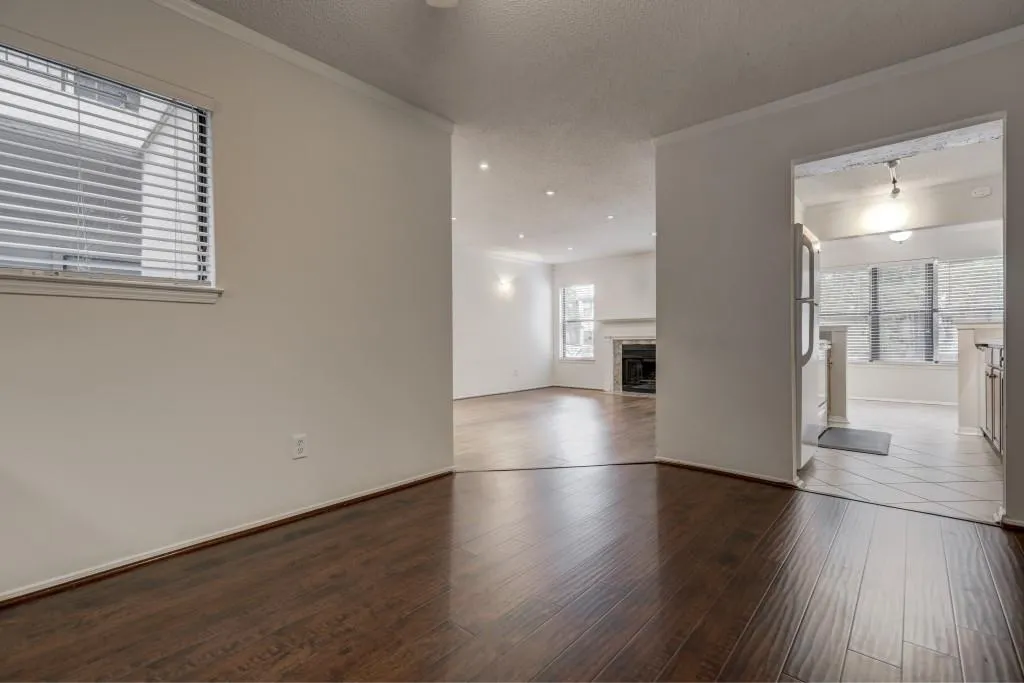 2001 Huntingdon Chase Unit 2001, Sandy Springs, Georgia 30350, 2 Bedrooms Bedrooms, ,2 BathroomsBathrooms,Residential,Sold,2001 Huntingdon Chase Unit 2001,6098450