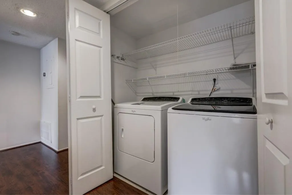 2001 Huntingdon Chase Unit 2001, Sandy Springs, Georgia 30350, 2 Bedrooms Bedrooms, ,2 BathroomsBathrooms,Residential,Sold,2001 Huntingdon Chase Unit 2001,6098450