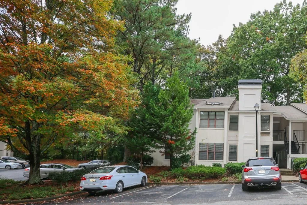 2001 Huntingdon Chase Unit 2001, Sandy Springs, Georgia 30350, 2 Bedrooms Bedrooms, ,2 BathroomsBathrooms,Residential,Sold,2001 Huntingdon Chase Unit 2001,6098450