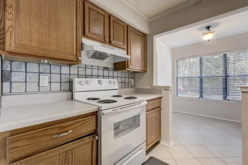 2001 Huntingdon Chase Unit 2001, Sandy Springs, Georgia 30350, 2 Bedrooms Bedrooms, ,2 BathroomsBathrooms,Residential,Sold,2001 Huntingdon Chase Unit 2001,6098450