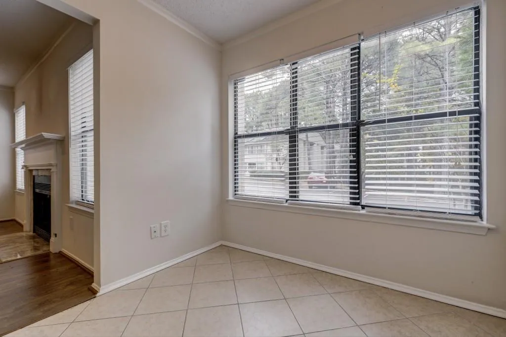 2001 Huntingdon Chase Unit 2001, Sandy Springs, Georgia 30350, 2 Bedrooms Bedrooms, ,2 BathroomsBathrooms,Residential,Sold,2001 Huntingdon Chase Unit 2001,6098450