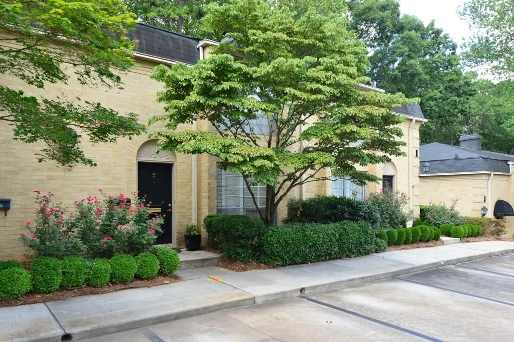 5400 Roswell Road Unit I5, Atlanta, Georgia 30342, 2 Bedrooms Bedrooms, ,2 BathroomsBathrooms,Residential,Sold,5400 Roswell Road Unit I5,5736264 5400 Roswell Road Unit I5, Atlanta, Georgia 30342, 2 Bedrooms Bedrooms, ,2 BathroomsBathrooms,Residential,Sold,5400 Roswell Road Unit I5,5736264