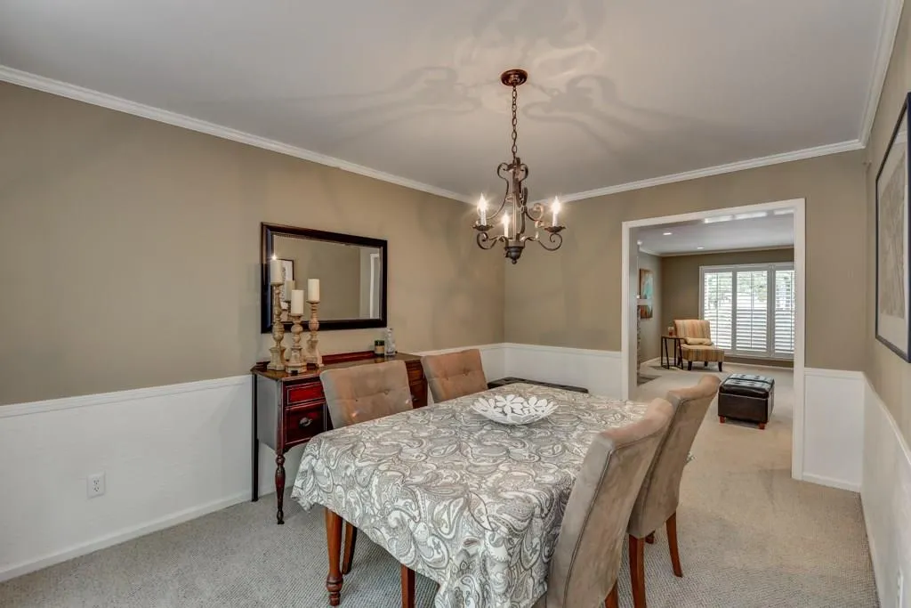 5400 Roswell Road Unit I5, Atlanta, Georgia 30342, 2 Bedrooms Bedrooms, ,2 BathroomsBathrooms,Residential,Sold,5400 Roswell Road Unit I5,5736264