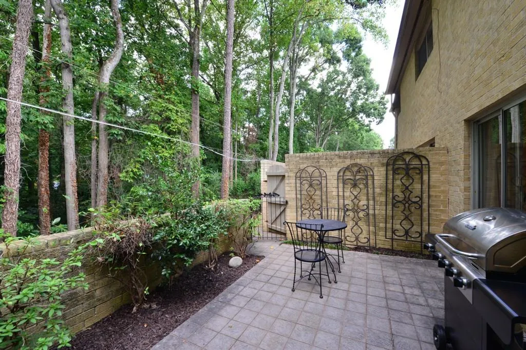 5400 Roswell Road Unit I5, Atlanta, Georgia 30342, 2 Bedrooms Bedrooms, ,2 BathroomsBathrooms,Residential,Sold,5400 Roswell Road Unit I5,5736264