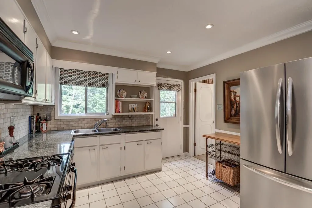 5400 Roswell Road Unit I5, Atlanta, Georgia 30342, 2 Bedrooms Bedrooms, ,2 BathroomsBathrooms,Residential,Sold,5400 Roswell Road Unit I5,5736264