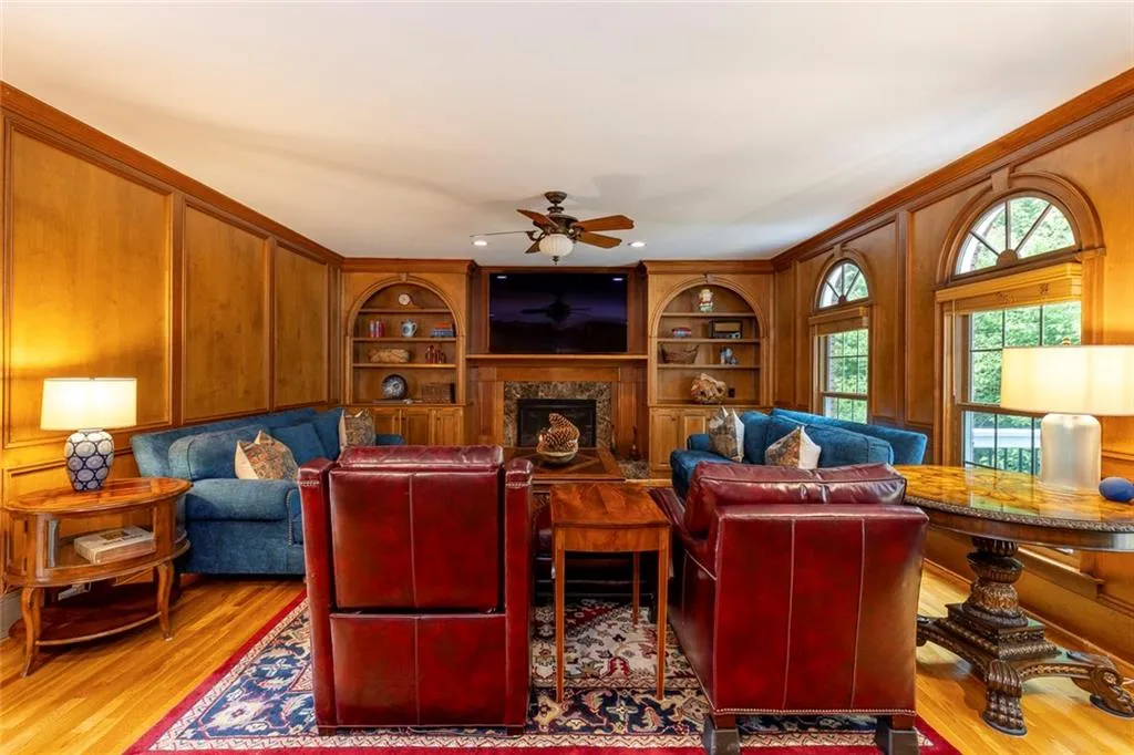 2885 Harwick Drive, Sandy Springs, Georgia 30350, 5 Bedrooms Bedrooms, ,4 BathroomsBathrooms,Residential,For Sale,2885 Harwick Drive,7627699