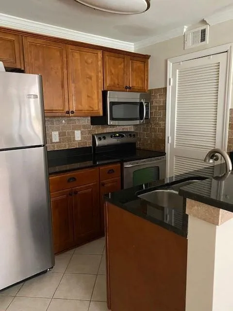 403 Granville Court, Atlanta, Georgia 30328, 1 Bedroom Bedrooms, ,1 BathroomBathrooms,Residential,Sold,403 Granville Court,6749778