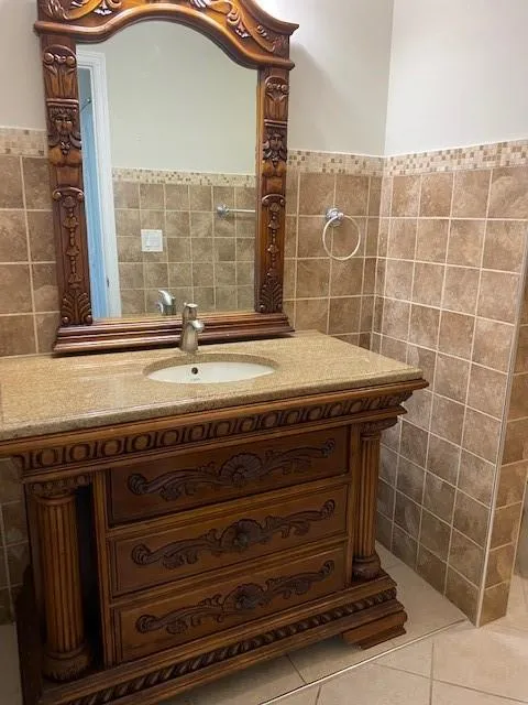 403 Granville Court, Atlanta, Georgia 30328, 1 Bedroom Bedrooms, ,1 BathroomBathrooms,Residential,Sold,403 Granville Court,6749778