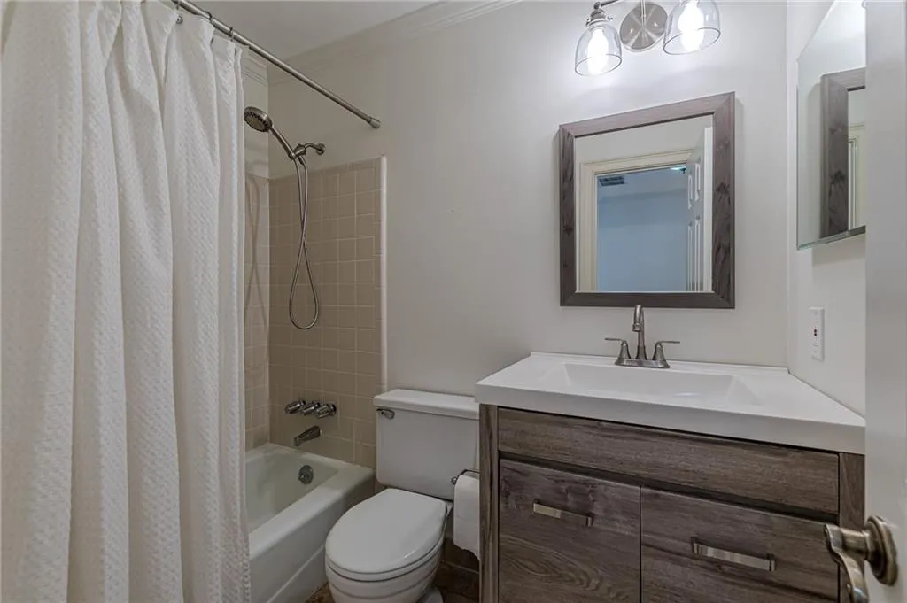 502 Ansley Villa Drive Ne, Atlanta, Georgia 30324, 2 Bedrooms Bedrooms, ,2 BathroomsBathrooms,Residential,For Sale,502 Ansley Villa Drive Ne,7675629