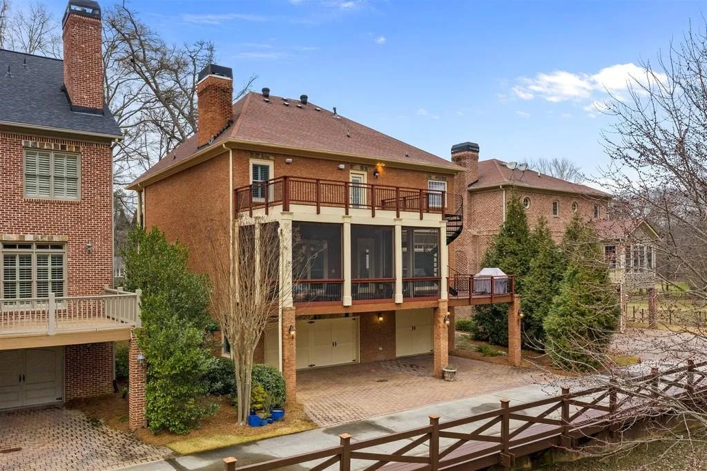 1103 Dunroven Drive, Atlanta, Georgia 30342, 4 Bedrooms Bedrooms, ,3 BathroomsBathrooms,Residential,Sold,1103 Dunroven Drive,6834813