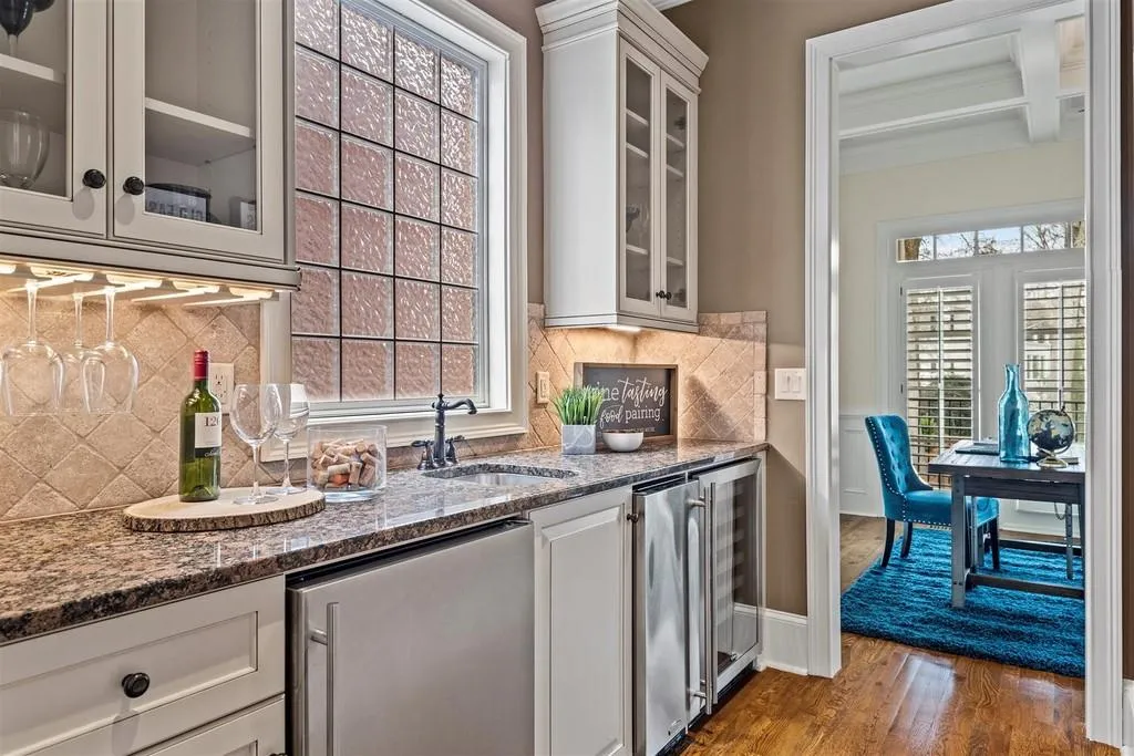 1103 Dunroven Drive, Atlanta, Georgia 30342, 4 Bedrooms Bedrooms, ,3 BathroomsBathrooms,Residential,Sold,1103 Dunroven Drive,6834813