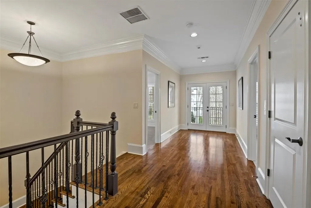 1103 Dunroven Drive, Atlanta, Georgia 30342, 4 Bedrooms Bedrooms, ,3 BathroomsBathrooms,Residential,Sold,1103 Dunroven Drive,6834813
