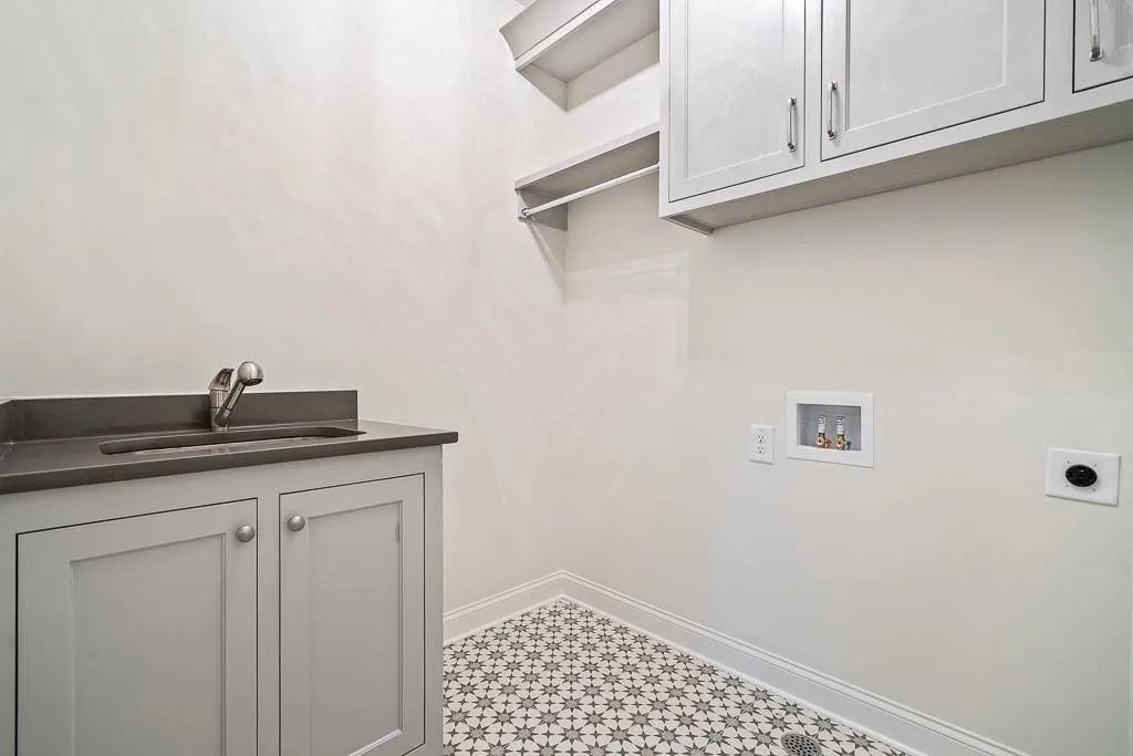 6415 Bridgewood Valley Road Nw, Sandy Springs, Georgia 30328, 5 Bedrooms Bedrooms, ,5 BathroomsBathrooms,Residential,Sold,6415 Bridgewood Valley Road Nw,6603625