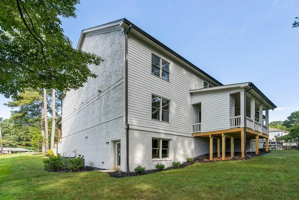 6415 Bridgewood Valley Road Nw, Sandy Springs, Georgia 30328, 5 Bedrooms Bedrooms, ,5 BathroomsBathrooms,Residential,Sold,6415 Bridgewood Valley Road Nw,6603625