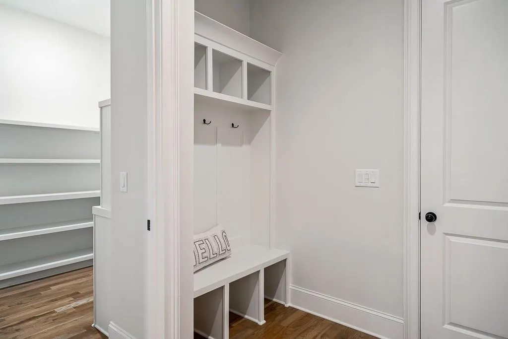 6415 Bridgewood Valley Road Nw, Sandy Springs, Georgia 30328, 5 Bedrooms Bedrooms, ,5 BathroomsBathrooms,Residential,Sold,6415 Bridgewood Valley Road Nw,6603625