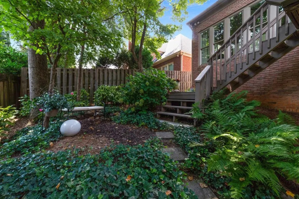 115 Grosvenor Place, Sandy Springs, Georgia 30328, 4 Bedrooms Bedrooms, ,2 BathroomsBathrooms,Residential,Sold,115 Grosvenor Place,6042167