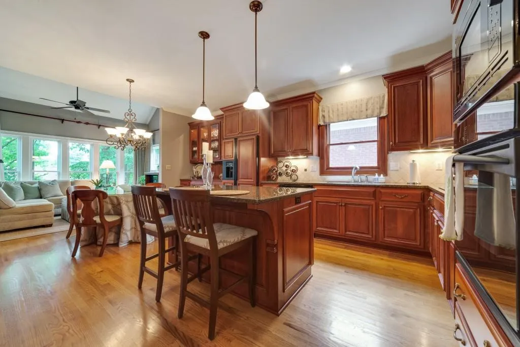 115 Grosvenor Place, Sandy Springs, Georgia 30328, 4 Bedrooms Bedrooms, ,2 BathroomsBathrooms,Residential,Sold,115 Grosvenor Place,6042167