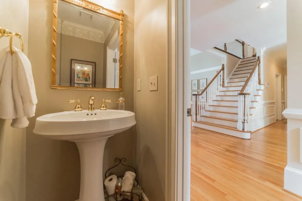 115 Grosvenor Place, Sandy Springs, Georgia 30328, 4 Bedrooms Bedrooms, ,2 BathroomsBathrooms,Residential,Sold,115 Grosvenor Place,6042167