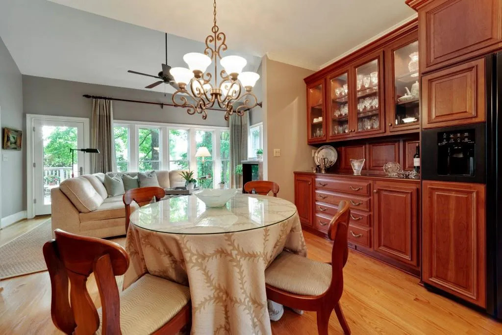 115 Grosvenor Place, Sandy Springs, Georgia 30328, 4 Bedrooms Bedrooms, ,2 BathroomsBathrooms,Residential,Sold,115 Grosvenor Place,6042167