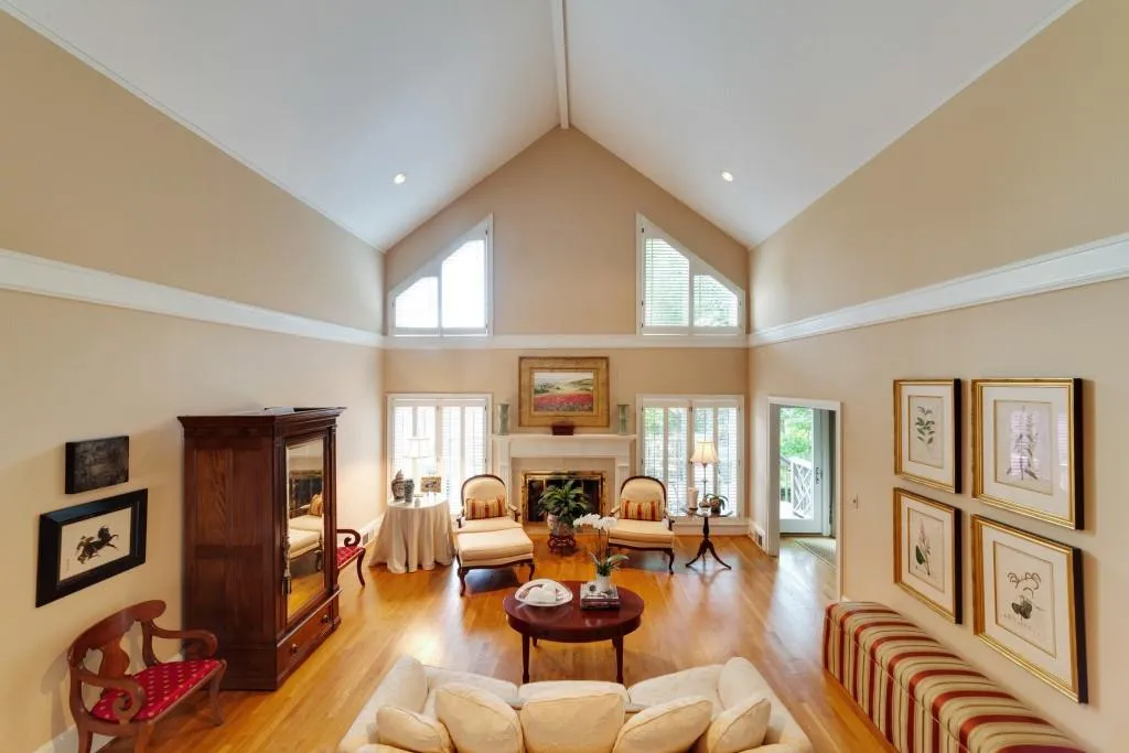 115 Grosvenor Place, Sandy Springs, Georgia 30328, 4 Bedrooms Bedrooms, ,2 BathroomsBathrooms,Residential,Sold,115 Grosvenor Place,6042167