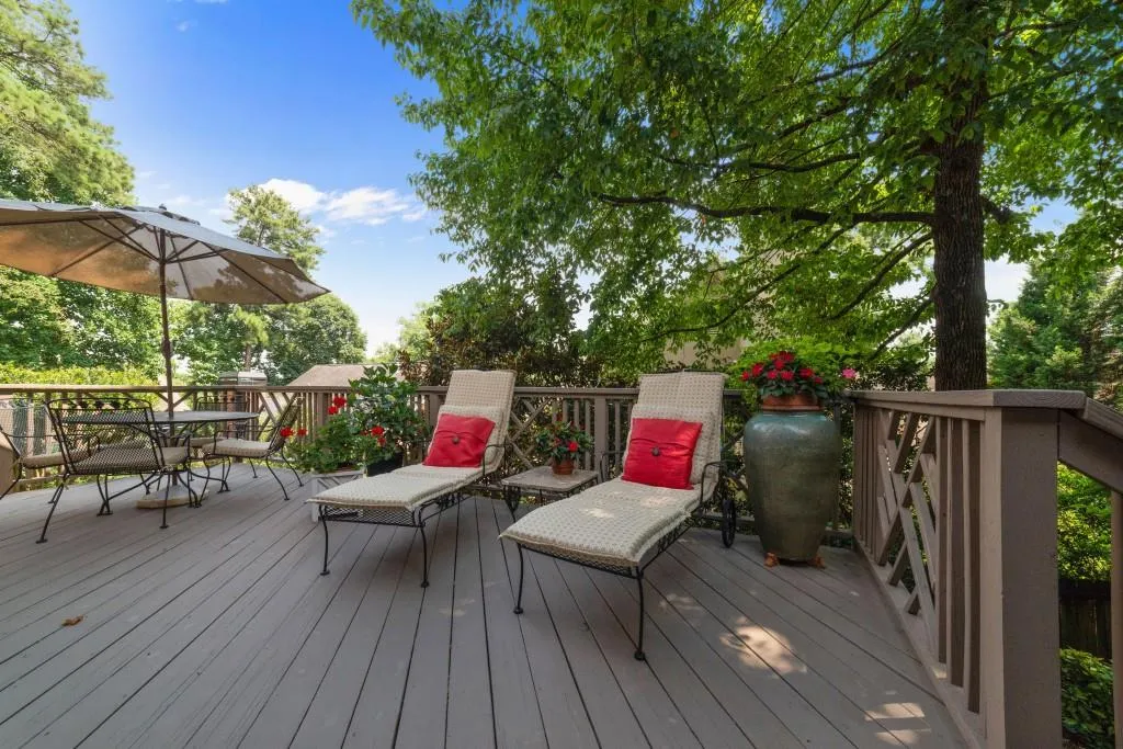 115 Grosvenor Place, Sandy Springs, Georgia 30328, 4 Bedrooms Bedrooms, ,2 BathroomsBathrooms,Residential,Sold,115 Grosvenor Place,6042167