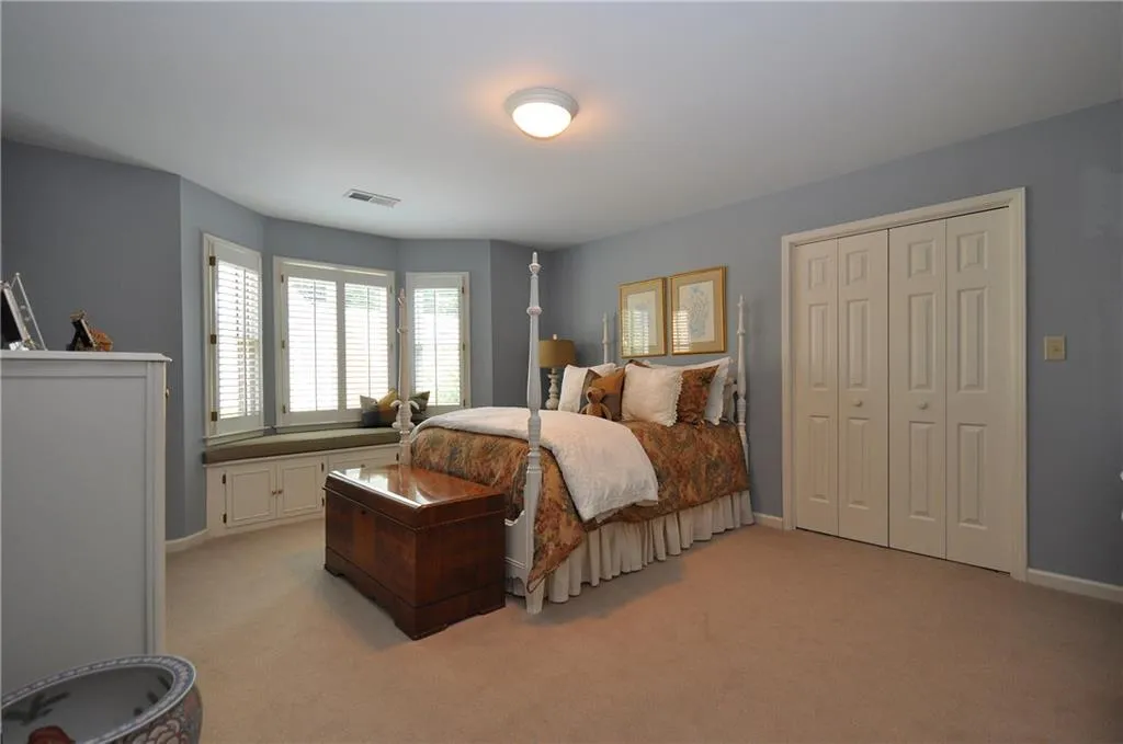 115 Grosvenor Place, Sandy Springs, Georgia 30328, 4 Bedrooms Bedrooms, ,2 BathroomsBathrooms,Residential,Sold,115 Grosvenor Place,6042167